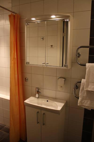 Allehotellet Finspang Экстерьер фото